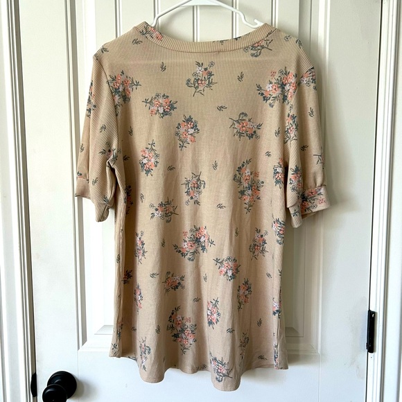 Bombom top size L. Lightweight, thermal fabric with floral print. - Picture 3 of 4